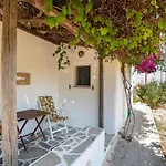 Retreats 3 Paros