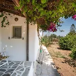 Retreats 3 Paros