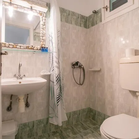 Retreats 3 Paros Casa de Férias *