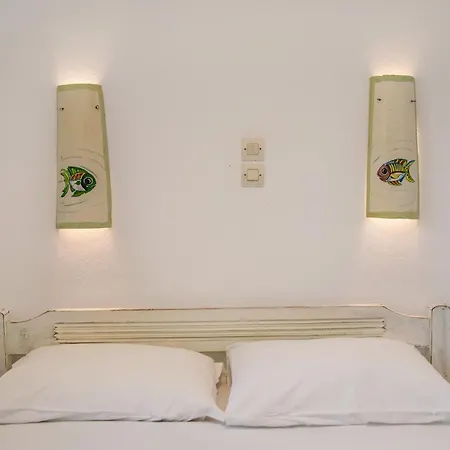 Retreats 3 Paros
