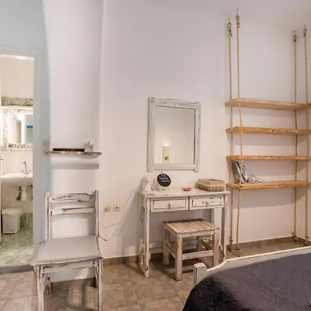 Retreats 3 Paros